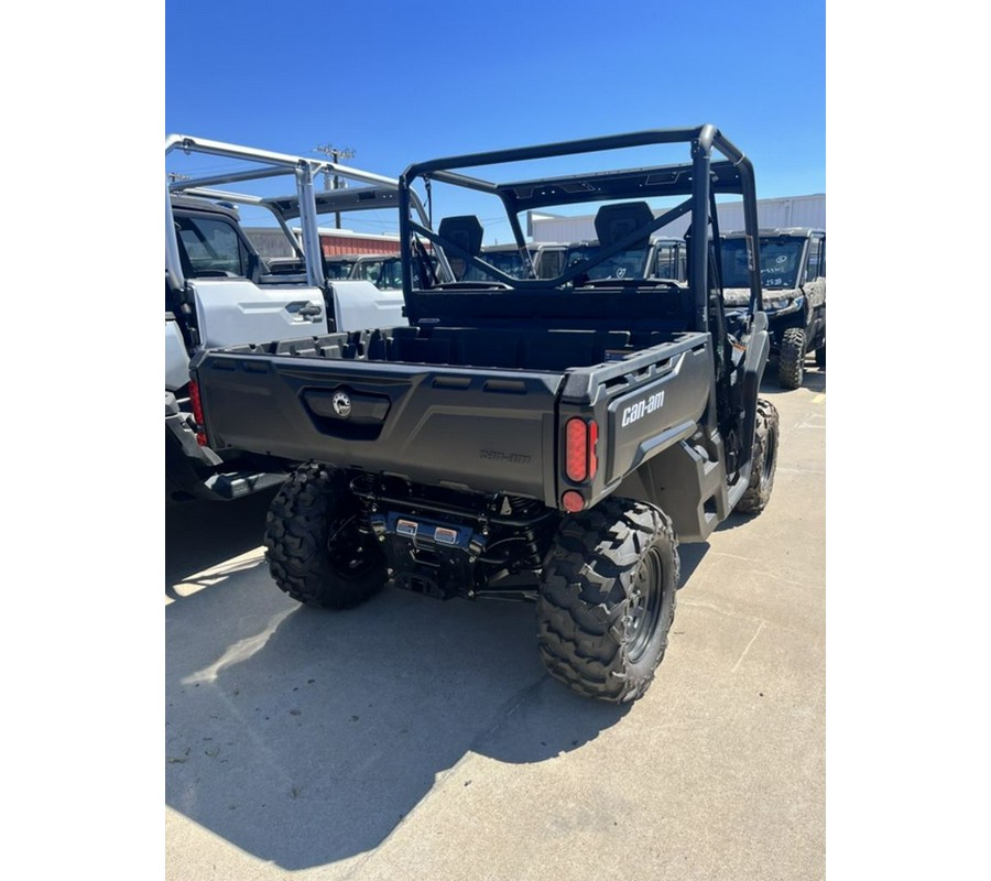 2025 Can-Am™ Defender HD9