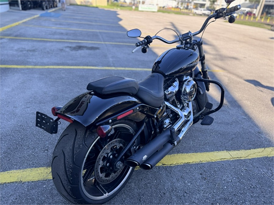 2018 Harley-Davidson Softail Breakout