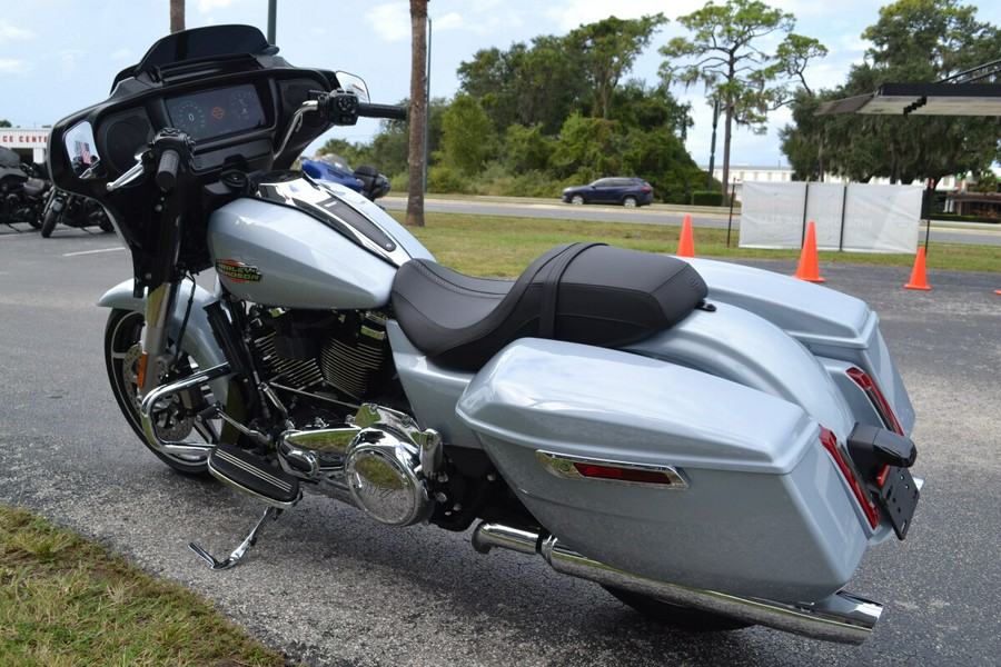 2025 Harley-Davidson® Street Glide® Atlas Silver Metallic - FLHX
