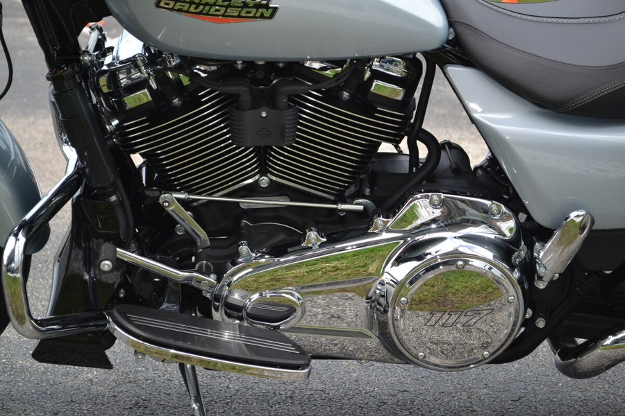 2025 Harley-Davidson® Street Glide® Atlas Silver Metallic - FLHX