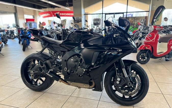 2022 Yamaha YZF-R1