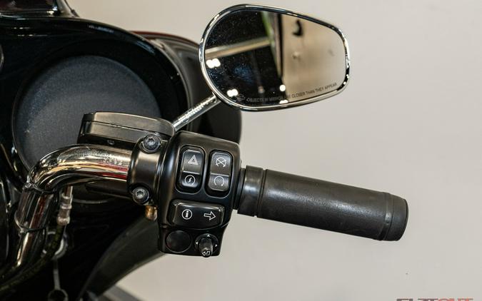 2017 Harley-Davidson® ULTRA LIMITED 107CI (LOW MILES)