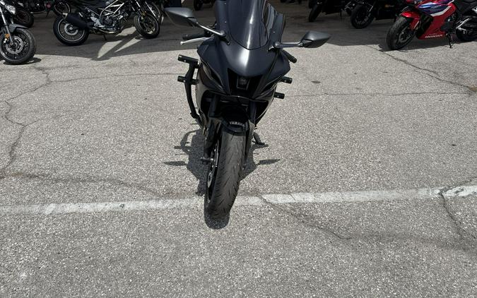 2025 Yamaha YZF-R7 CA
