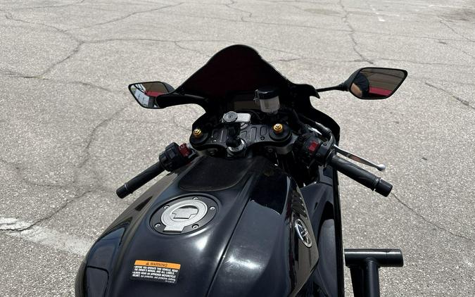 2025 Yamaha YZF-R7 CA