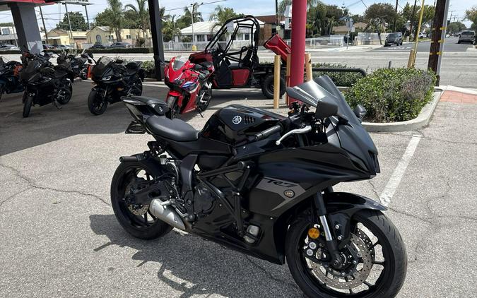 2025 Yamaha YZF-R7 CA