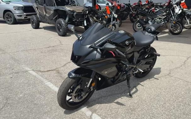2025 Yamaha YZF-R7 CA