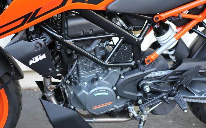 2023 KTM 200 Duke