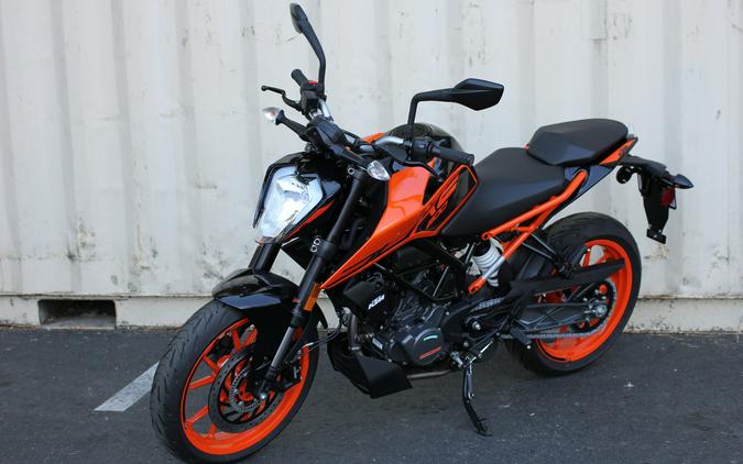 2023 KTM 200 Duke