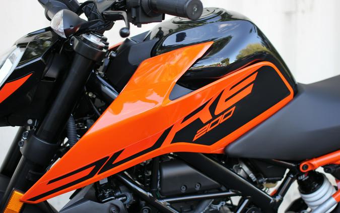 2023 KTM 200 Duke