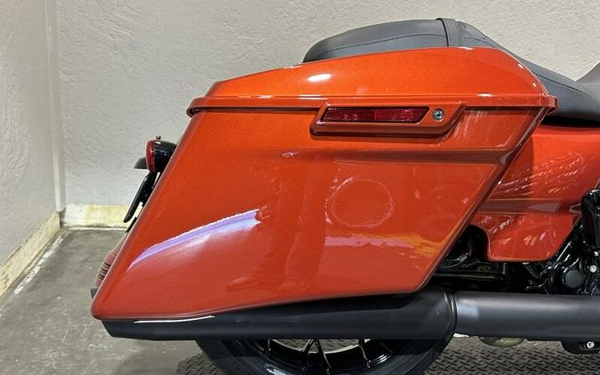 Harley-Davidson® Road King™ Special 2025 FLHRXS 84621016 WHISKEY FIRE