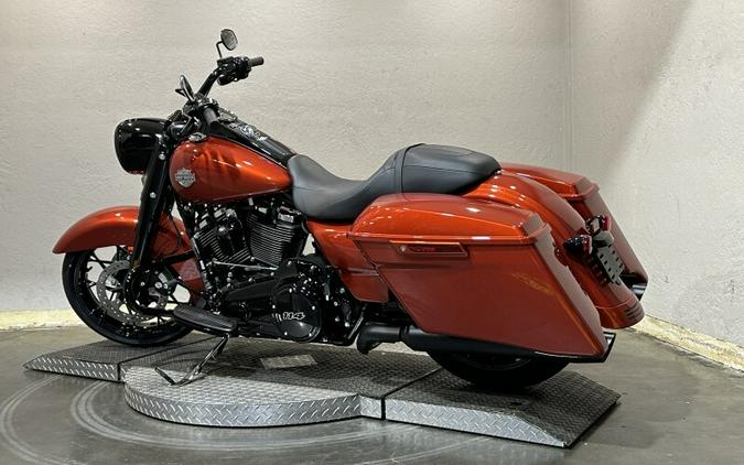 Harley-Davidson® Road King™ Special 2025 FLHRXS 84621016 WHISKEY FIRE