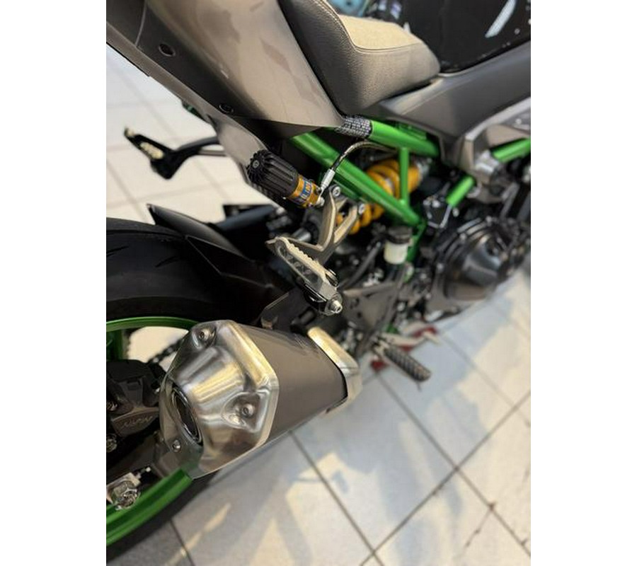 2025 Kawasaki Z900 SE ABS