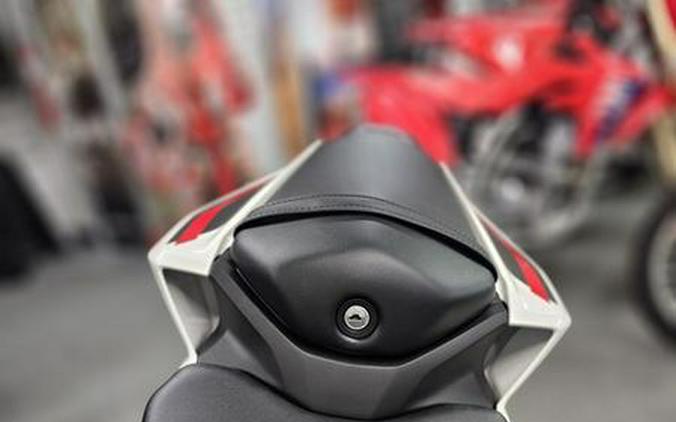 2026 Yamaha YZF-R3 70th Anniversary Edition