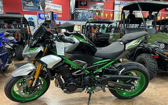2025 Kawasaki Z900 SE ABS