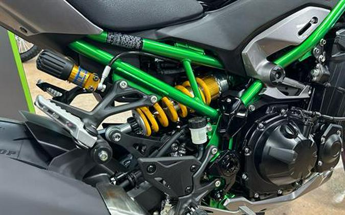 2025 Kawasaki Z900 SE ABS