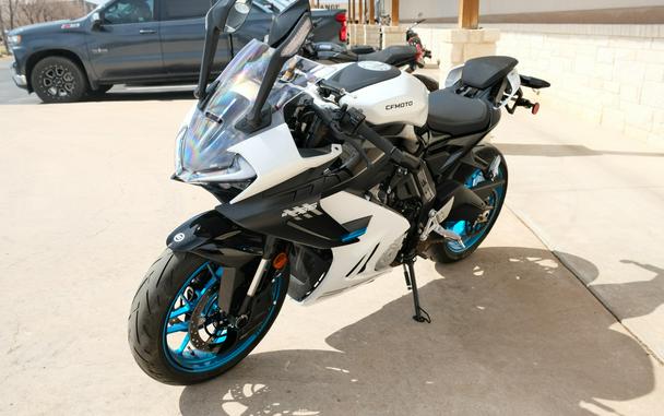 2025 CFMOTO 675 SS
