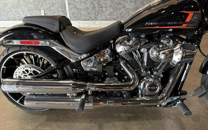 Harley-Davidson® Breakout™ 117 2024