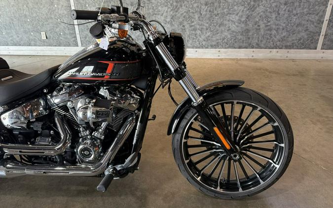 Harley-Davidson® Breakout™ 117 2024