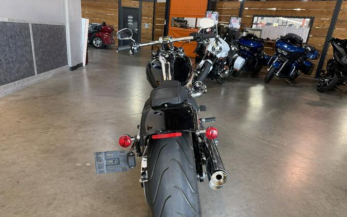 Harley-Davidson® Breakout™ 117 2024