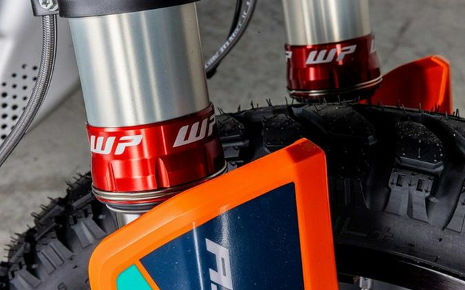 2027 KTM Adventure 890 R Rally