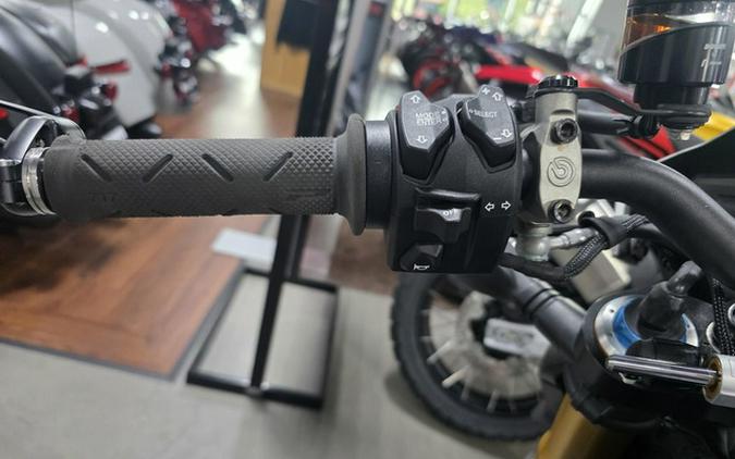 2022 Ducati Streetfighter V4 S Dark Stealth