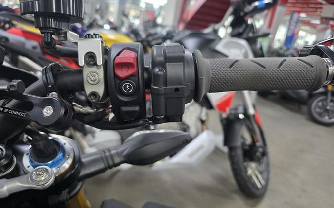 2022 Ducati Streetfighter V4 S Dark Stealth