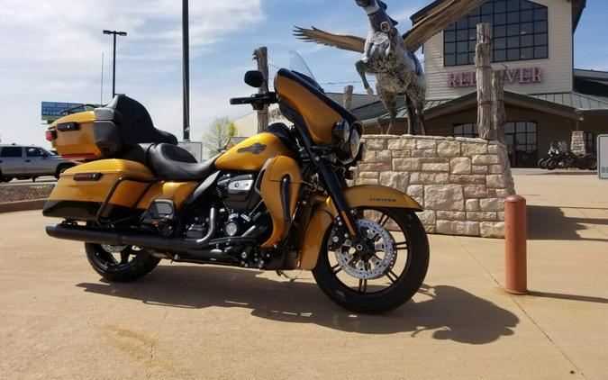 2023 Harley-Davidson® Ultra Limited Prospect Gold/Vivid Black