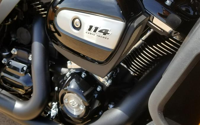 2023 Harley-Davidson® Ultra Limited Prospect Gold/Vivid Black