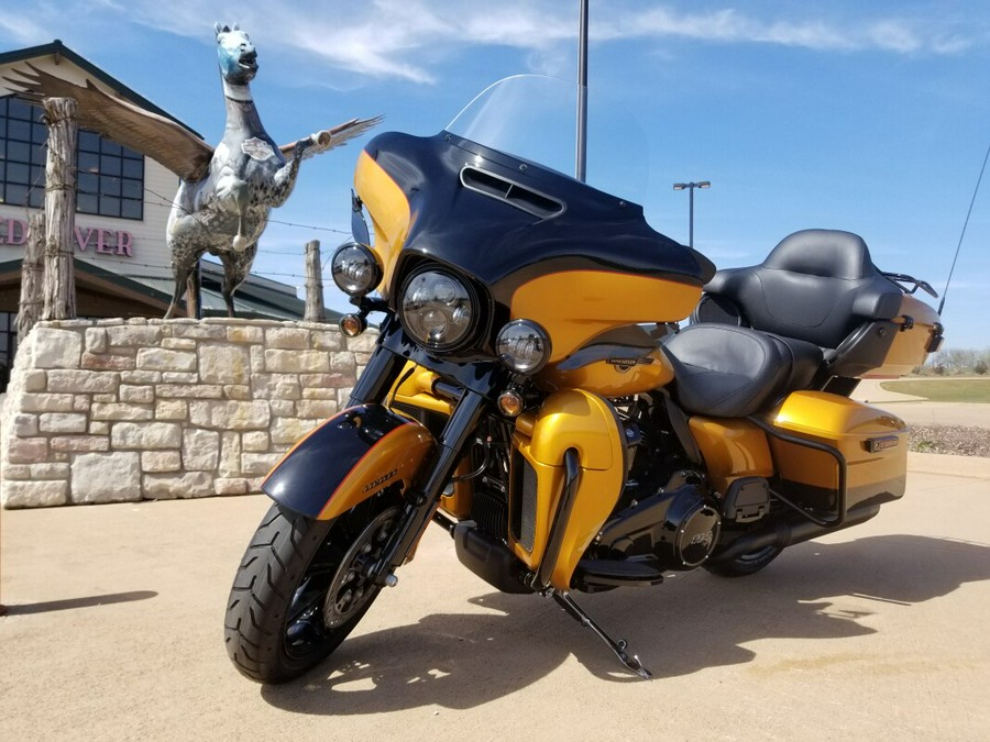 2023 Harley-Davidson® Ultra Limited Prospect Gold/Vivid Black