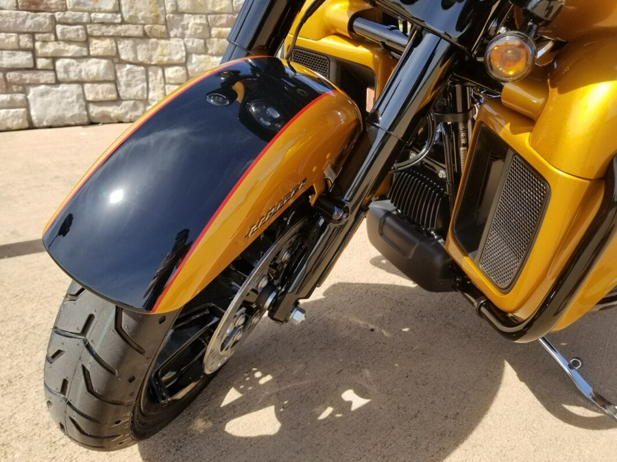 2023 Harley-Davidson® Ultra Limited Prospect Gold/Vivid Black