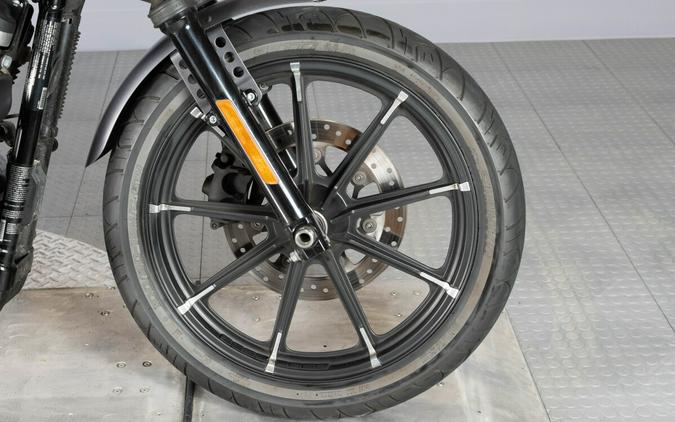 2016 Harley-Davidson Iron 883