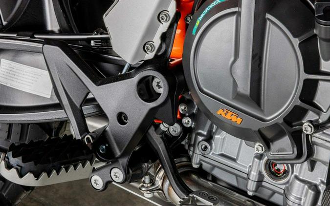 2027 KTM Adventure 890 R Rally