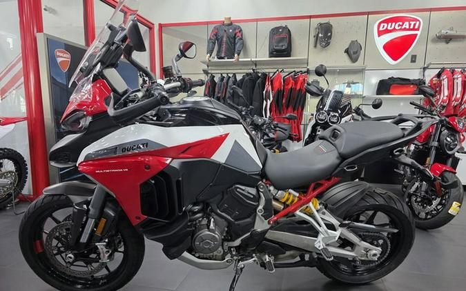 2021 Ducati Multistrada V4S Ducati Red / Alloy Wheels