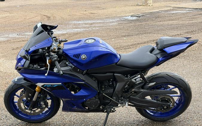 2025 YAMAHA YZF-R7