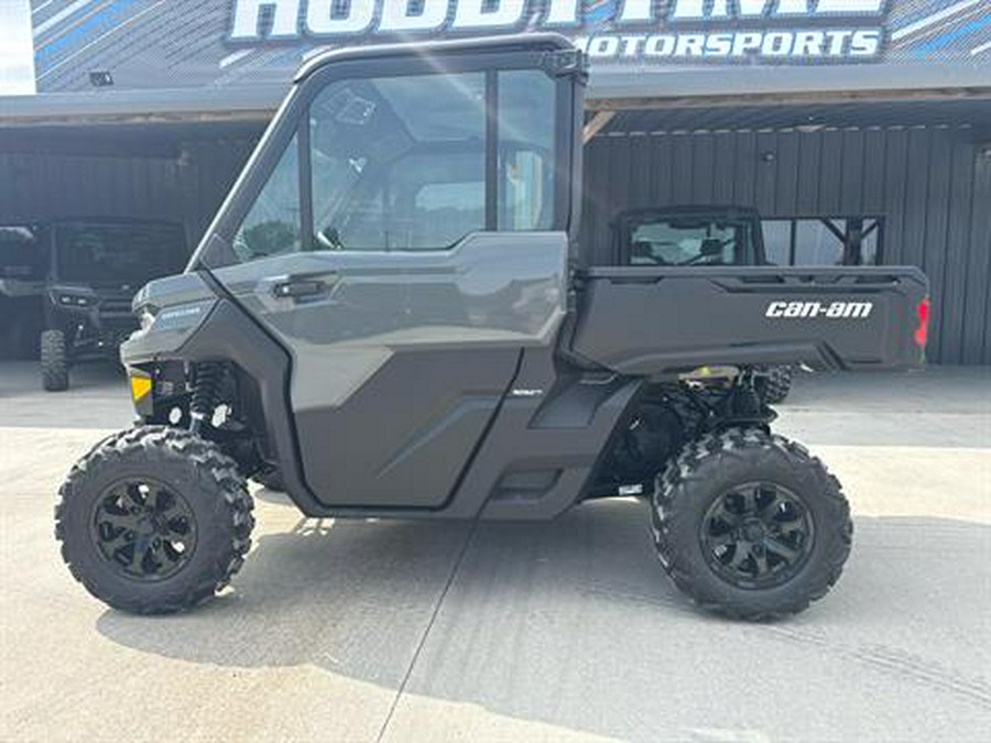 2027 Can-Am Defender DPS CAB HD9