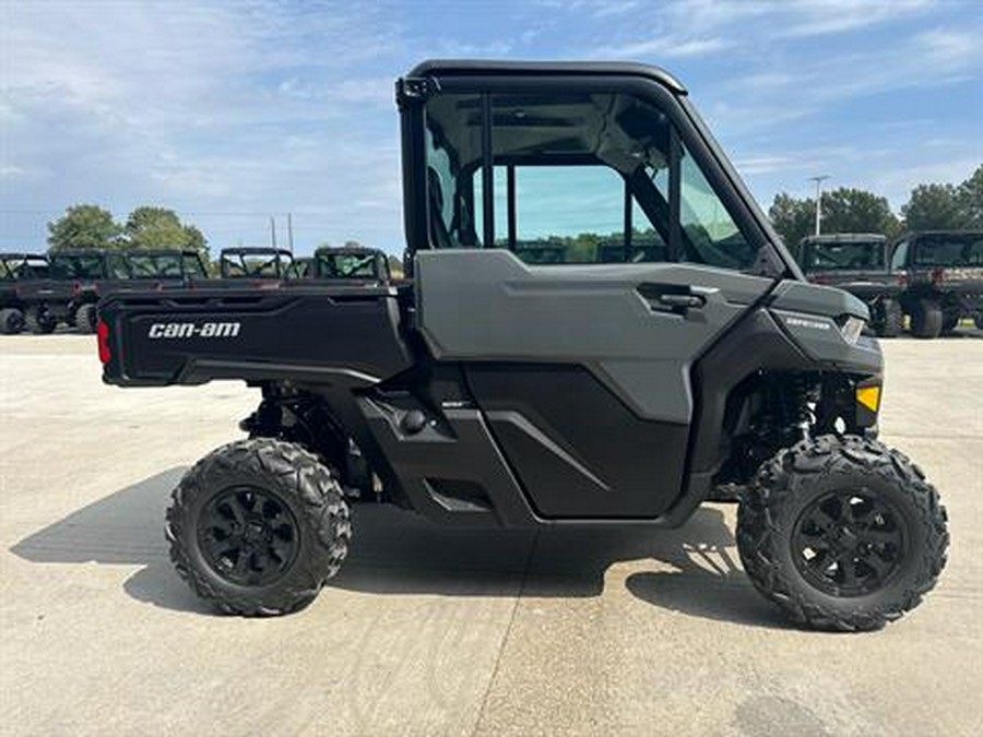 2027 Can-Am Defender DPS CAB HD9