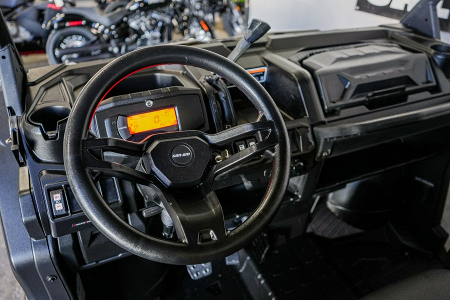 2023 Can-Am Defender DPS HD10