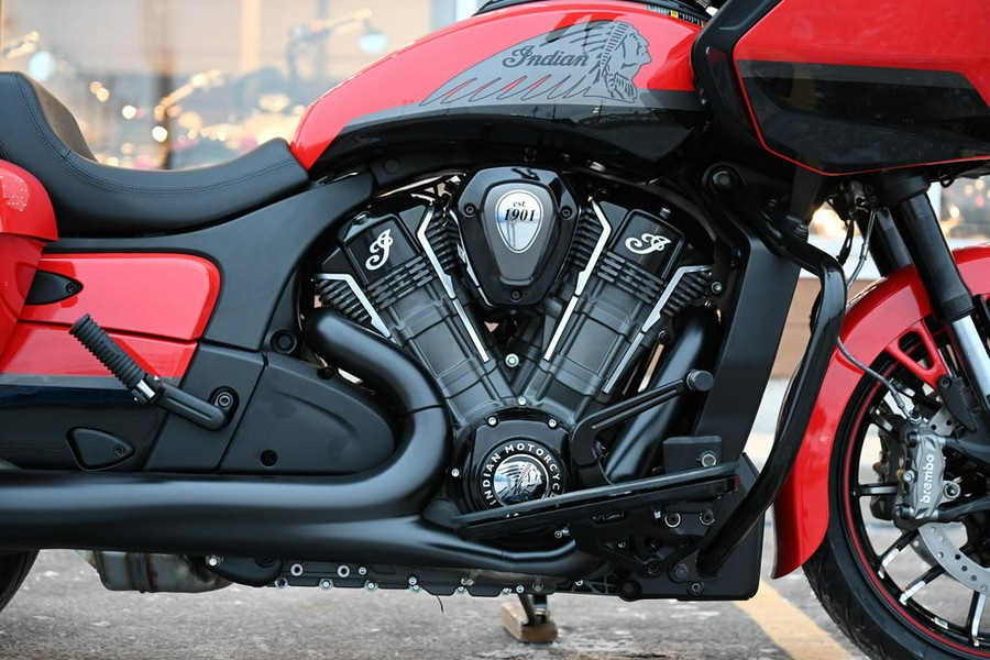 2023 Indian Motorcycle® Challenger® Dark Horse® Indy Red / Black Metallic