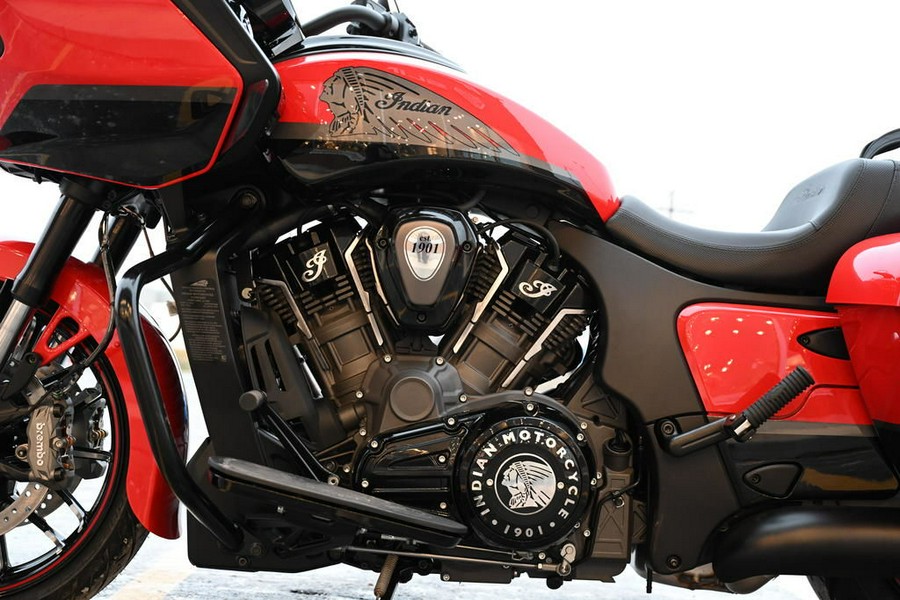 2023 Indian Motorcycle® Challenger® Dark Horse® Indy Red / Black Metallic