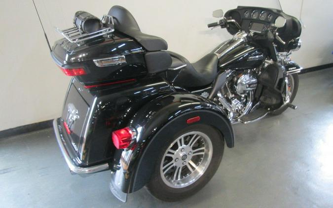 2014 Harley-Davidson® FLHTCUTG - Tri Glide® Ultra