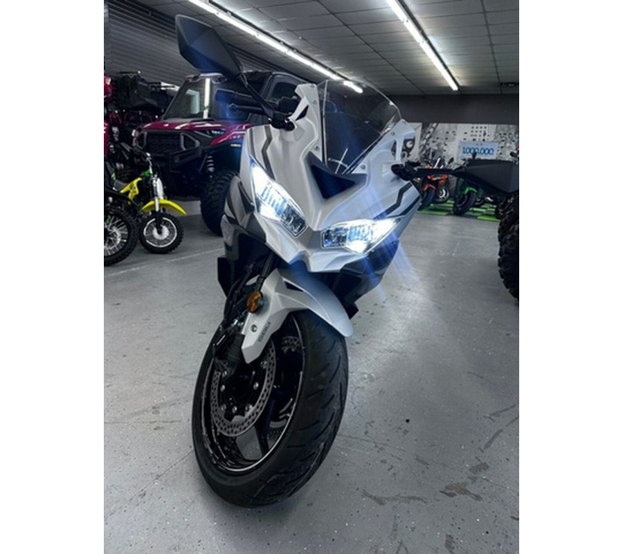 2025 Kawasaki NINJA ZX-4RR ABS