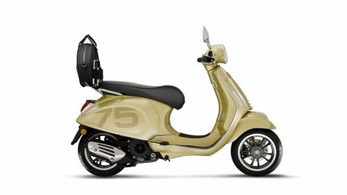 2021 Vespa Primavera 50 75th