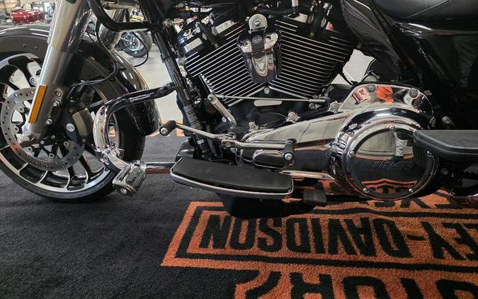 2024 Harley-Davidson® FLTRT - Road Glide® 3