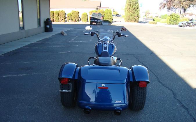 2022 Harley-Davidson® Freewheeler® Reef Blue