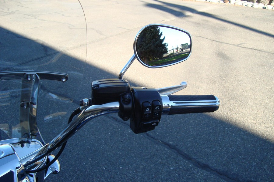 2022 Harley-Davidson® Freewheeler® Reef Blue