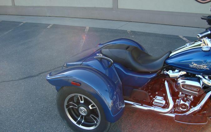 2022 Harley-Davidson® Freewheeler® Reef Blue
