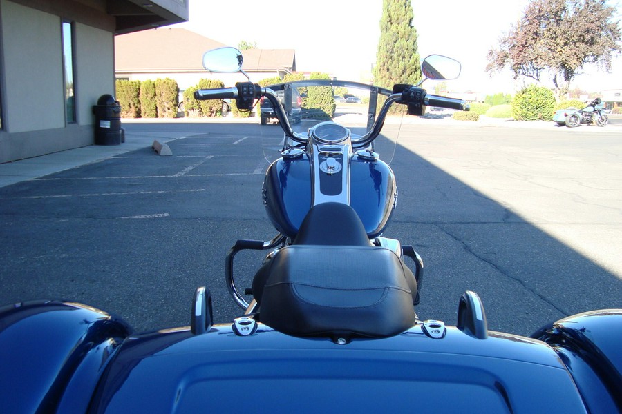 2022 Harley-Davidson® Freewheeler® Reef Blue