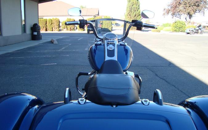 2022 Harley-Davidson® Freewheeler® Reef Blue