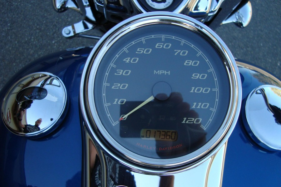 2022 Harley-Davidson® Freewheeler® Reef Blue