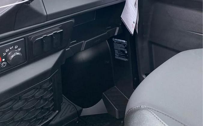 2026 Can-Am Defender XT CAB HD11